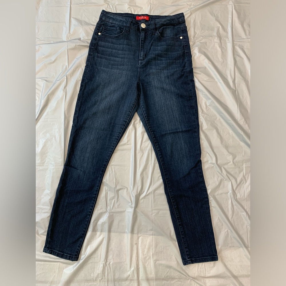 Guess dark denim women’s skinny jeans size US 29